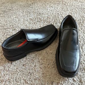 NEW WITH TAGS: Deer Stags Men’s Black Dress Shoes, size 10.5